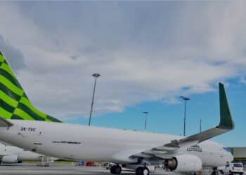 Team Global Express Texel Air 737-800BCF